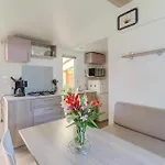 Campsite Pet Friendly Stacaravan Saint-Georges-de-Didonne