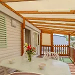 Pet Friendly Stacaravan Campsite