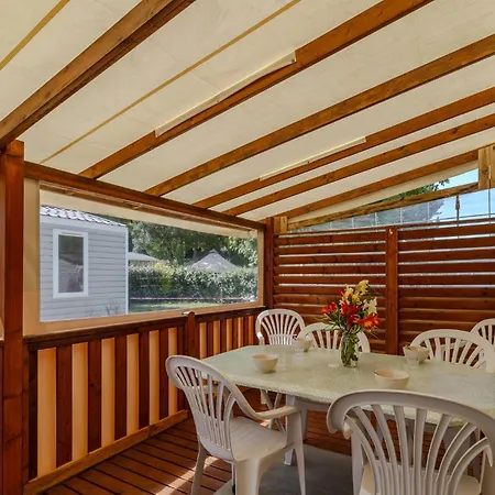 Cozy Stacaravan In Saint-Georges-De-Didon Parque de Campismo 3*
