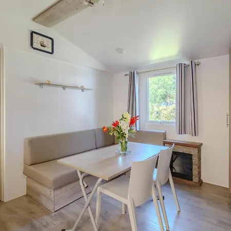 Camping Pet Friendly Stacaravan