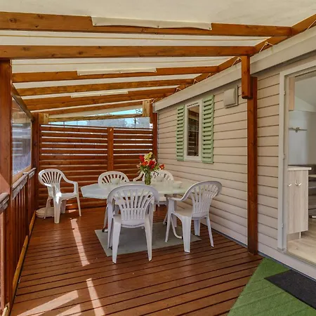 Cozy Stacaravan In Saint-Georges-De-Didon 3*