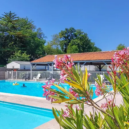 Cozy Stacaravan In Saint-Georges-De-Didon Saint-Georges-de-Didonne