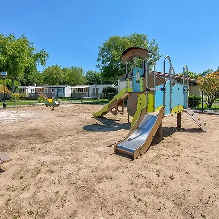 Cozy Stacaravan In Saint-Georges-De-Didon Parque de Campismo 3*