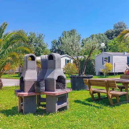 Cozy Stacaravan In Saint-Georges-De-Didon 3* Saint-Georges-de-Didonne