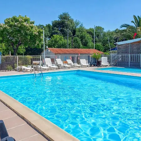 Campsite Gorgeous Stacaravan In Saint-georges-de-didon *